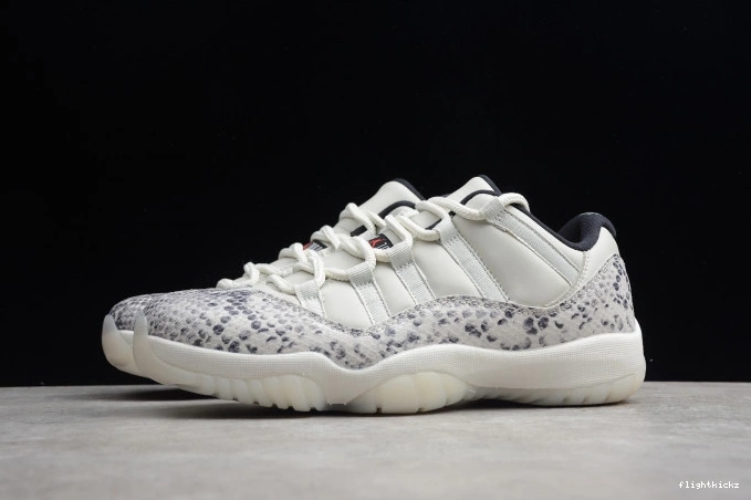 Jordan SE Bone Air Light Snake Low 11 CD6846-002 1124